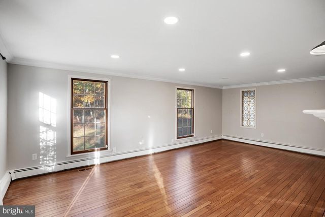 215 PARKERTOWN DR, Tuckerton, NJ 08087