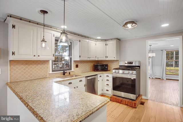 215 PARKERTOWN DR, Tuckerton, NJ 08087