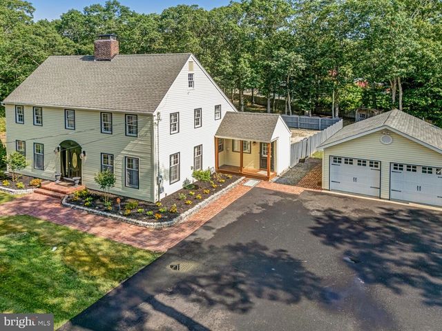 215 PARKERTOWN DR, Tuckerton, NJ 08087