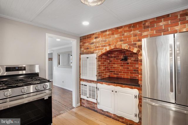 215 PARKERTOWN DR, Tuckerton, NJ 08087