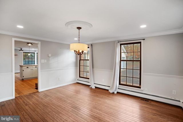 215 PARKERTOWN DR, Tuckerton, NJ 08087