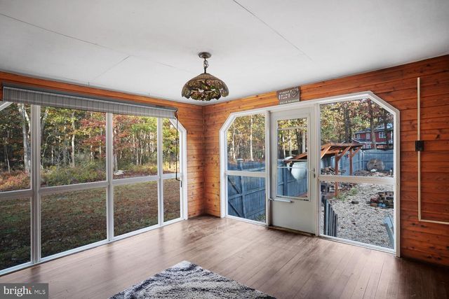 215 PARKERTOWN DR, Tuckerton, NJ 08087