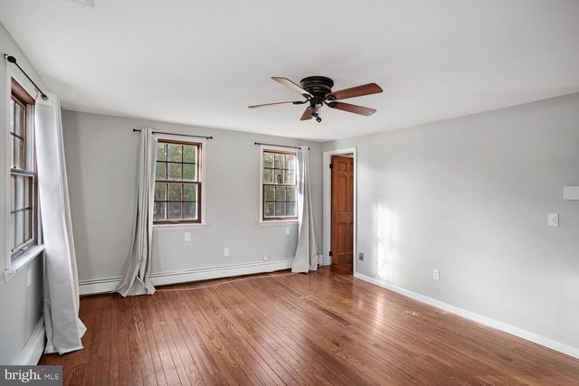 215 PARKERTOWN DR, Tuckerton, NJ 08087