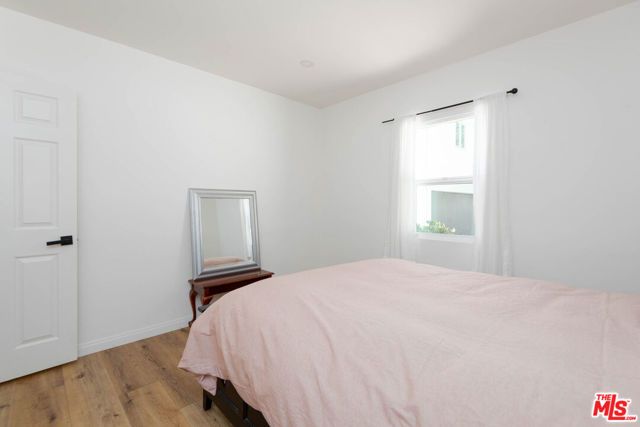 5409 Fallbrook Avenue, Los Angeles, CA 91367