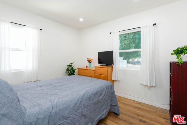 5409 Fallbrook Avenue, Los Angeles, CA 91367