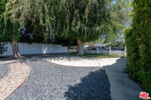 5409 Fallbrook Avenue, Los Angeles, CA 91367