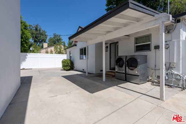 5409 Fallbrook Avenue, Los Angeles, CA 91367