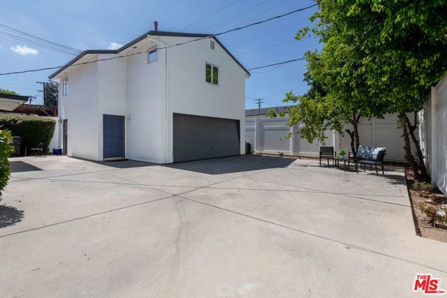 5409 Fallbrook Avenue, Los Angeles, CA 91367