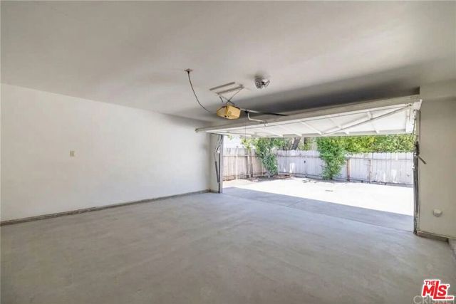 5409 Fallbrook Avenue, Los Angeles, CA 91367