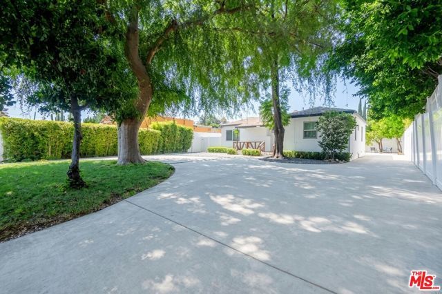 5409 Fallbrook Avenue, Los Angeles, CA 91367