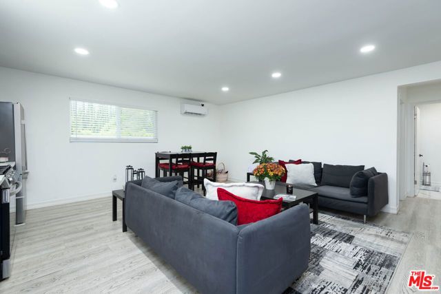 5409 Fallbrook Avenue, Los Angeles, CA 91367