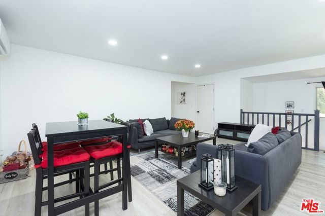 5409 Fallbrook Avenue, Los Angeles, CA 91367