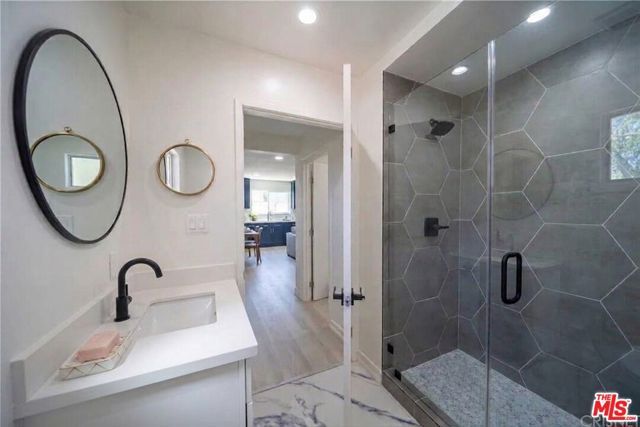 5409 Fallbrook Avenue, Los Angeles, CA 91367