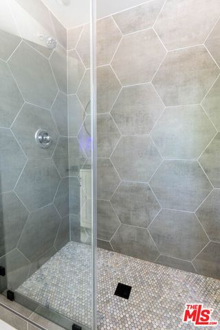 5409 Fallbrook Avenue, Los Angeles, CA 91367