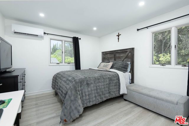5409 Fallbrook Avenue, Los Angeles, CA 91367