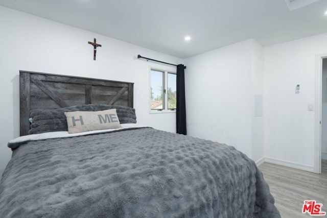 5409 Fallbrook Avenue, Los Angeles, CA 91367