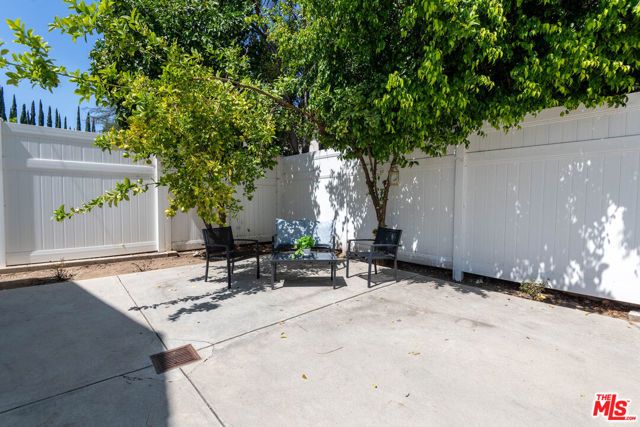 5409 Fallbrook Avenue, Los Angeles, CA 91367