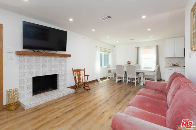 5409 Fallbrook Avenue, Los Angeles, CA 91367
