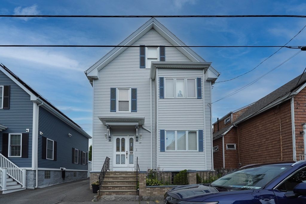 39 Bay St, New Bedford, MA 02740