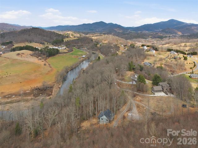 288 Ironwood Drive, Clyde, NC 28721