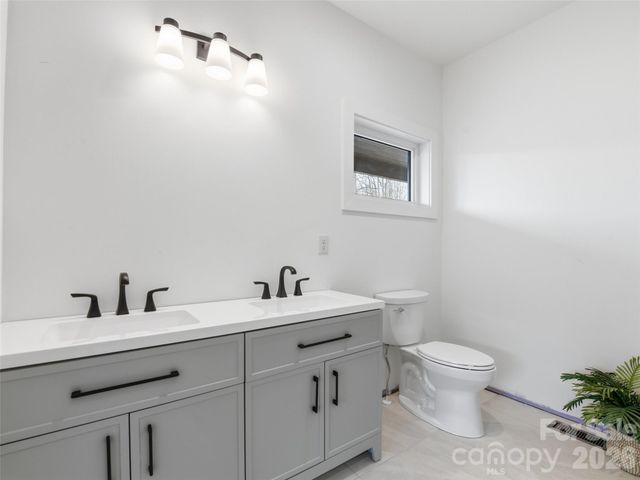 288 Ironwood Drive, Clyde, NC 28721