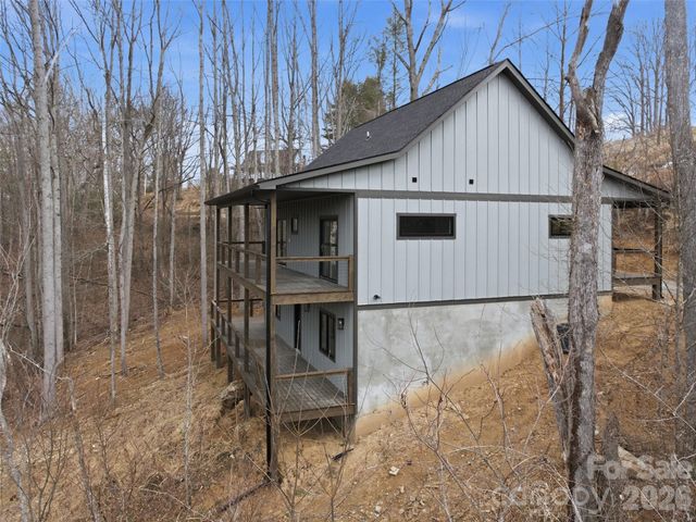 288 Ironwood Drive, Clyde, NC 28721