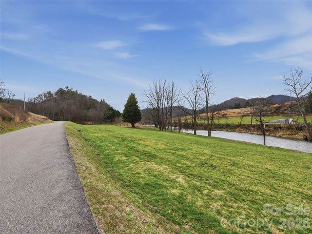 288 Ironwood Drive, Clyde, NC 28721