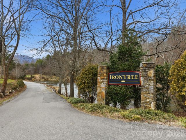 288 Ironwood Drive, Clyde, NC 28721
