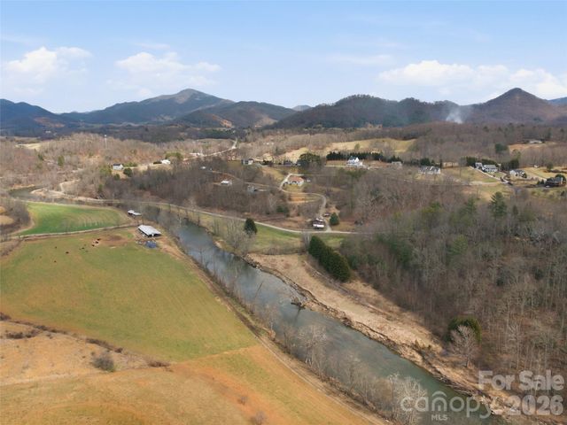 288 Ironwood Drive, Clyde, NC 28721