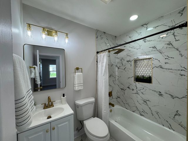 2401 W 6th Avenue, Gary, IN 46404