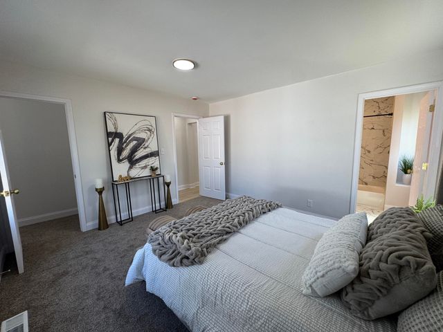 2401 W 6th Avenue, Gary, IN 46404