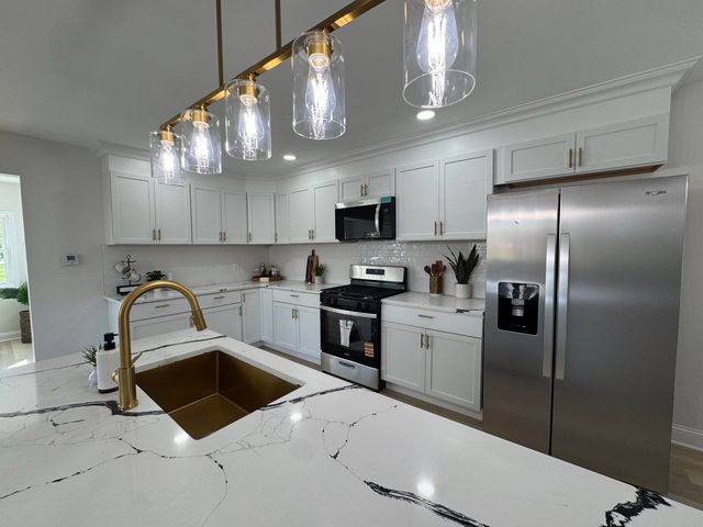 2401 W 6th Avenue, Gary, IN 46404