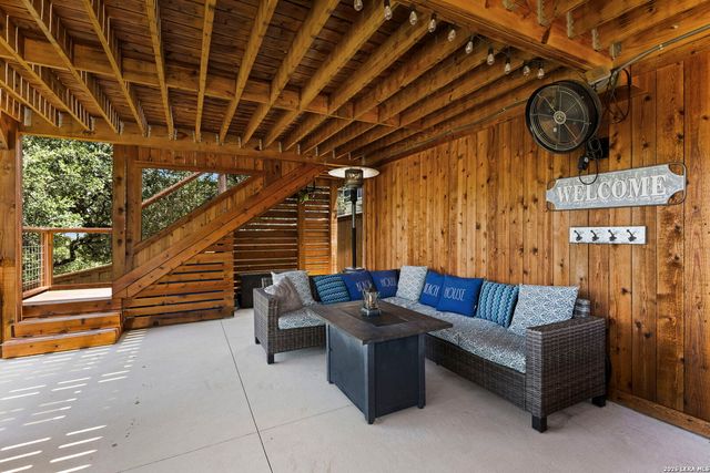 14910 LOS LUNAS RD, Helotes, TX 78023