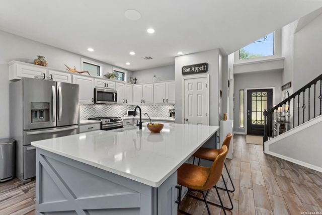 14910 LOS LUNAS RD, Helotes, TX 78023