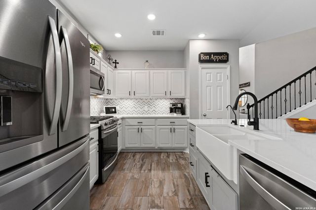 14910 LOS LUNAS RD, Helotes, TX 78023