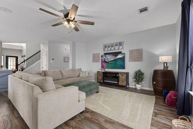 14910 LOS LUNAS RD, Helotes, TX 78023