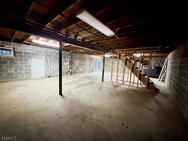 54 Summit Rd, Hamburg Boro, NJ 07419