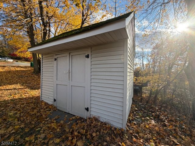 54 Summit Rd, Hamburg Boro, NJ 07419