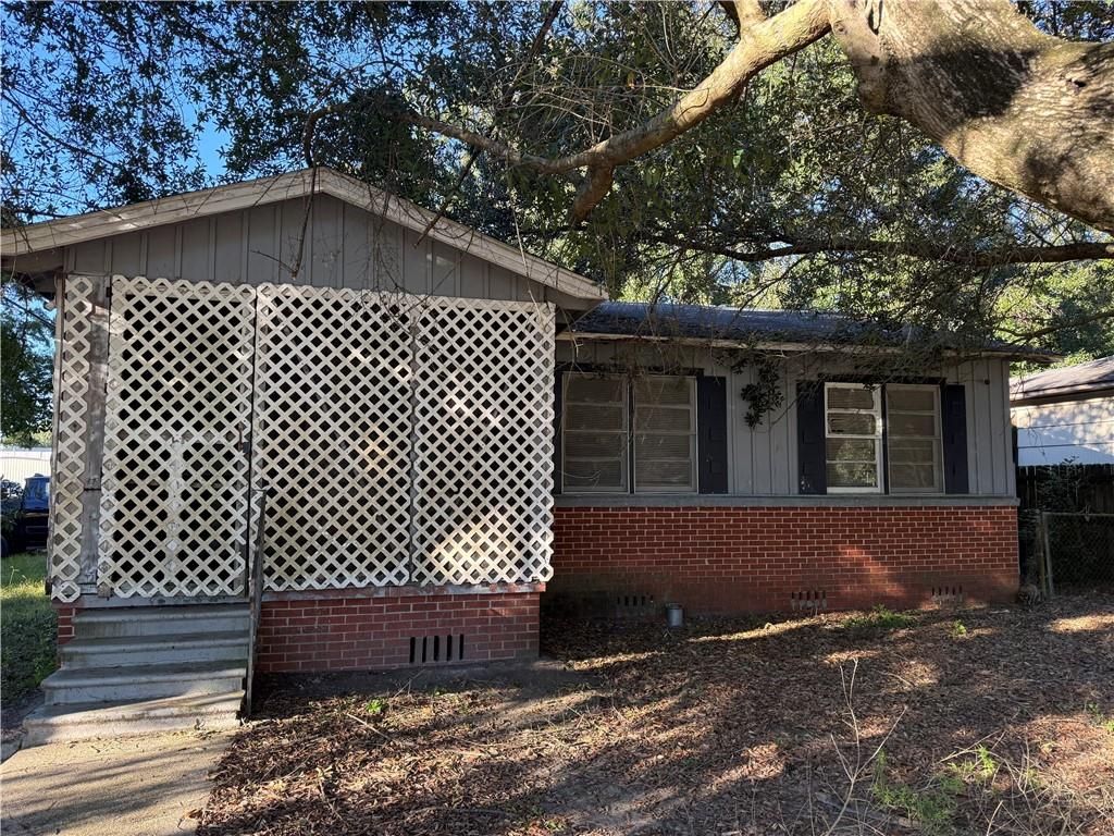 164 4th Avenue, Chickasaw, AL 36611 — exterior
