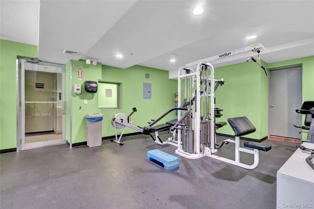 25 W Broadway 110, Long Beach, NY 11561