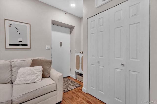 25 W Broadway 110, Long Beach, NY 11561