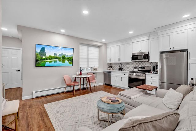 25 W Broadway 110, Long Beach, NY 11561