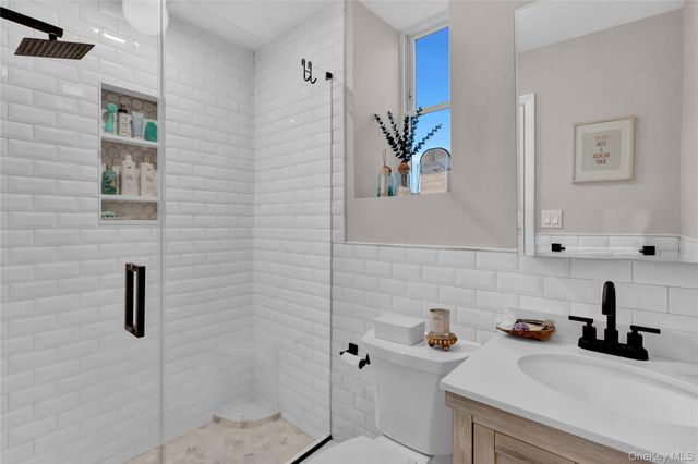 25 W Broadway 110, Long Beach, NY 11561