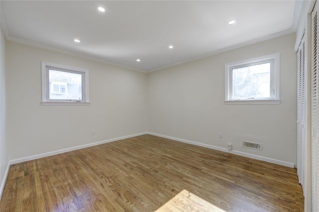 8 Sintsink Drive W, Port Washington, NY 11050