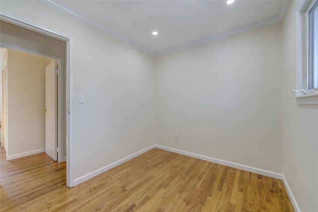 8 Sintsink Drive W, Port Washington, NY 11050