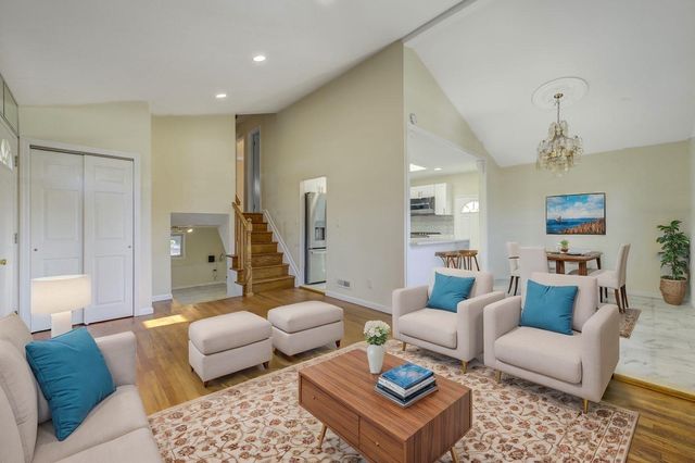 8 Sintsink Drive W, Port Washington, NY 11050