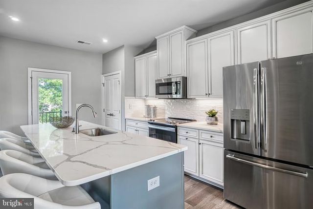 19712 CANOPY LOOP #330B, Montgomery Village, MD 20886