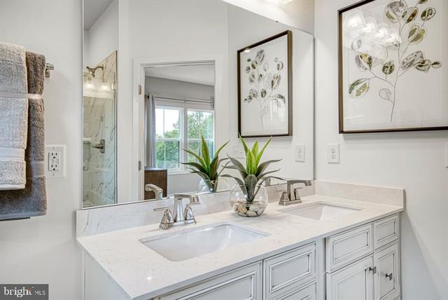 19712 CANOPY LOOP #330B, Montgomery Village, MD 20886