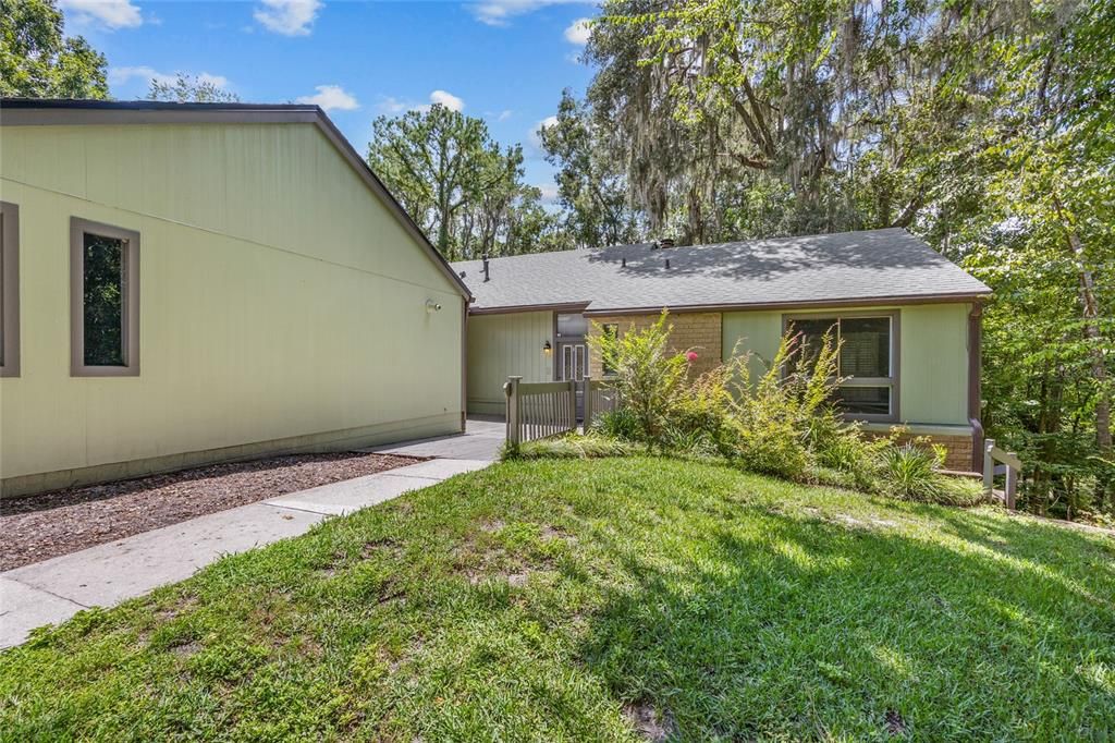 1633 NW 19TH CIRCLE, Gainesville, FL 32605