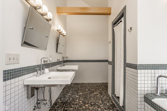 1065 E 76th Street, Indianapolis, IN 46240